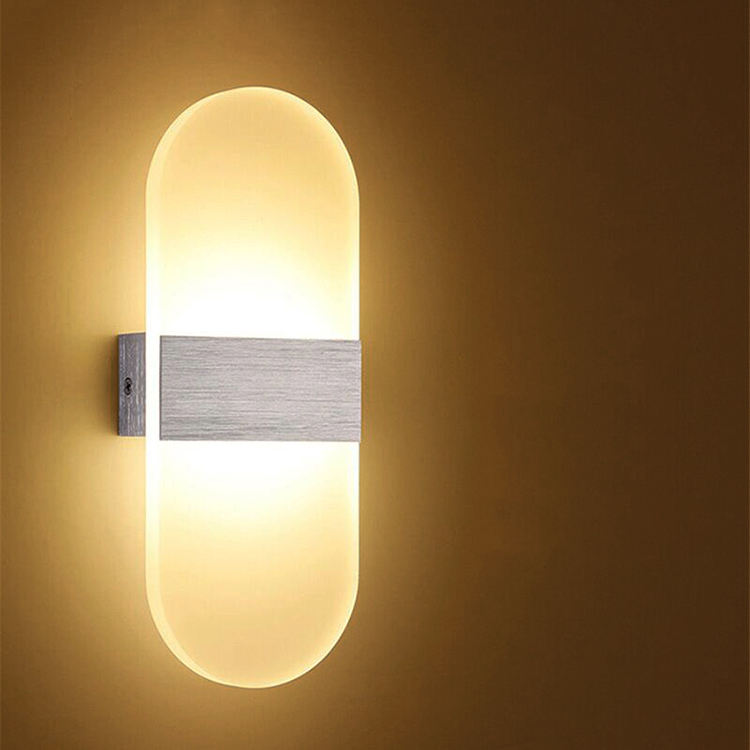 LED-Wandleuchte aus Acryl
