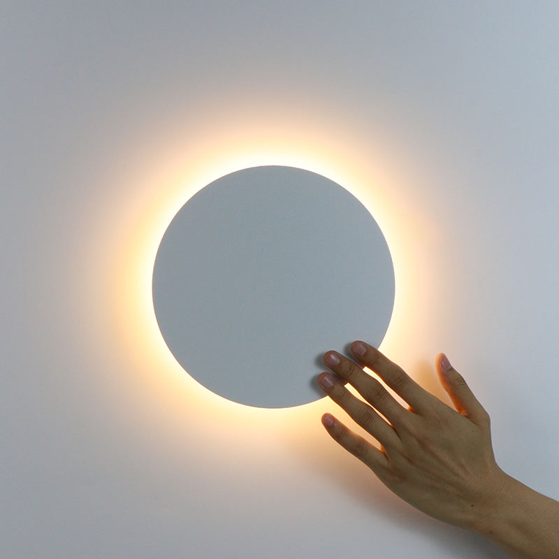 Und hochwertiges Nachtlicht für den Innenbereich, moderne LED-RGB-Wandbeleuchtung für den Innenbereich mit hoher Qualität