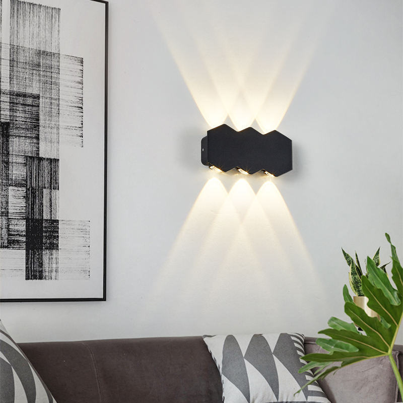 Neue schwarze wasserdichte 4W 6W 8W Außenwandleuchte Up And Down Lights Wandmontierte rautenförmige Wandleuchte