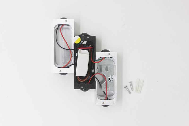 Lámpara de pared moderna con aplique de tres accesorios de iluminación