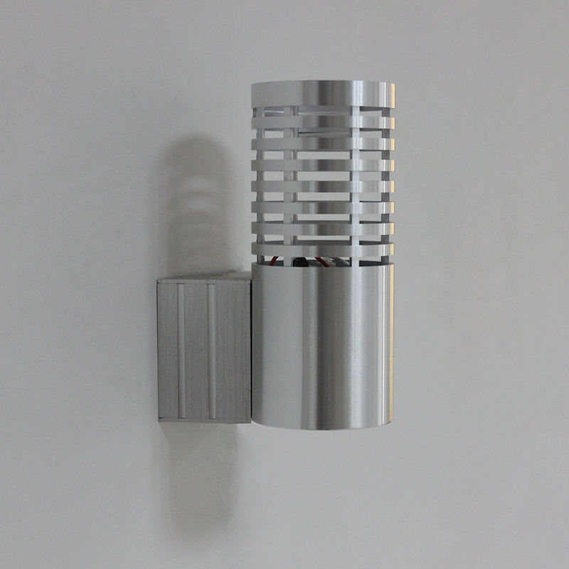 Wandleuchte aus Aluminium