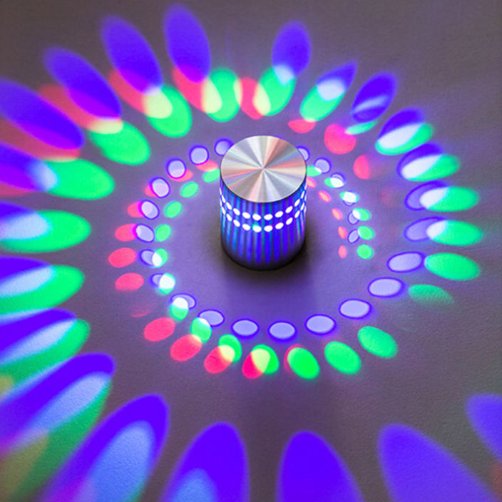 Lampada da parete a LED con foro a spirale RGB Hagood con telecomando