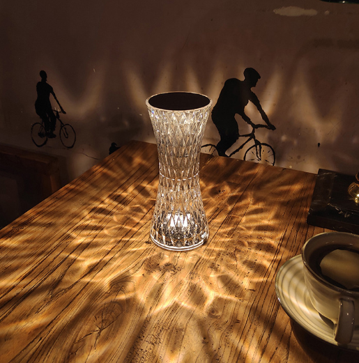 kleine Tischlampe aus Acryl