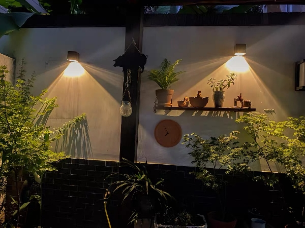 lampes solaires extérieures