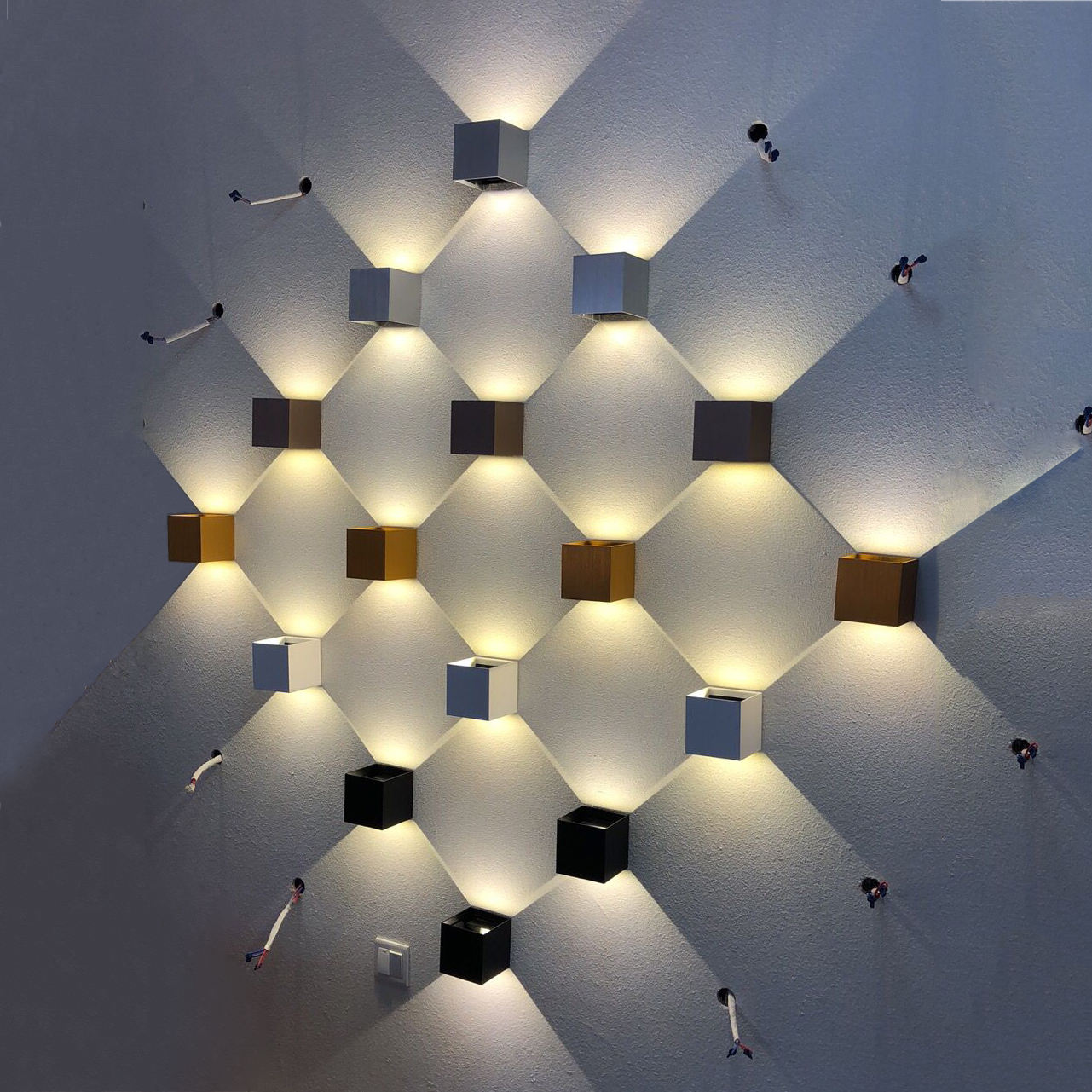 Ajustable ip65 alto lumen 12W cubo arriba y abajo led lámpara de pared LED para exteriores