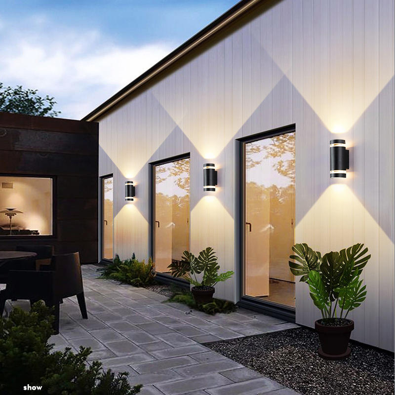 GU10 Außenwandleuchte LED-Lichtsteuerung Induktion Gartenwandleuchten Doppelkopf nach oben und unten Beleuchtung Innenhof Balkon Wandleuchte