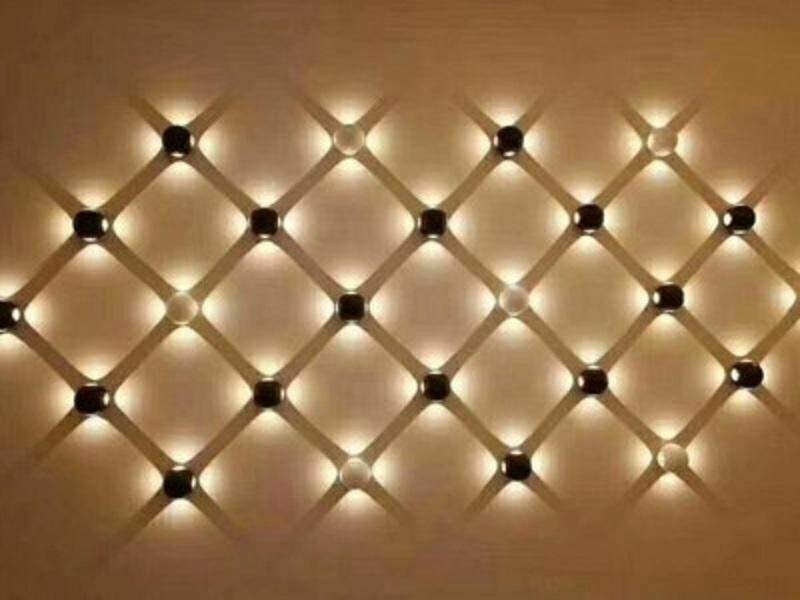 LED-Wandleuchte, hochwertig, schwarz, vierseitig, 12 W, rund, wasserdicht, Wandleuchte für den Außenbereich, für Garten, dekorativ, bunt, oben und unten