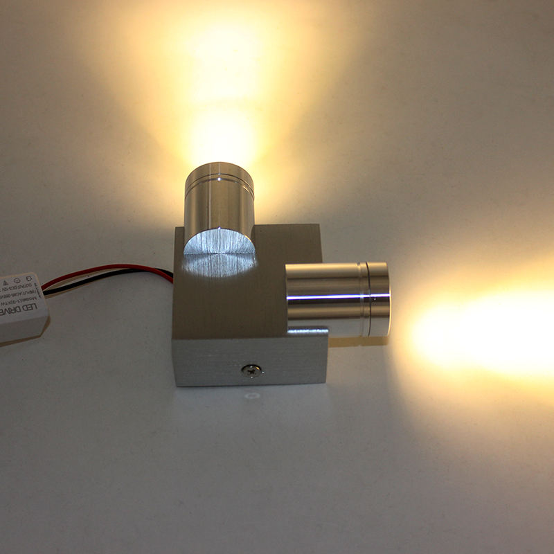 2023 neue hängende Wandleuchte, moderne Headboad-Wandleuchte, gebürstetes Nickel, Dekor, Hotel-USB-Wandleuchte, gebogenes Metall, individuell leuchtend