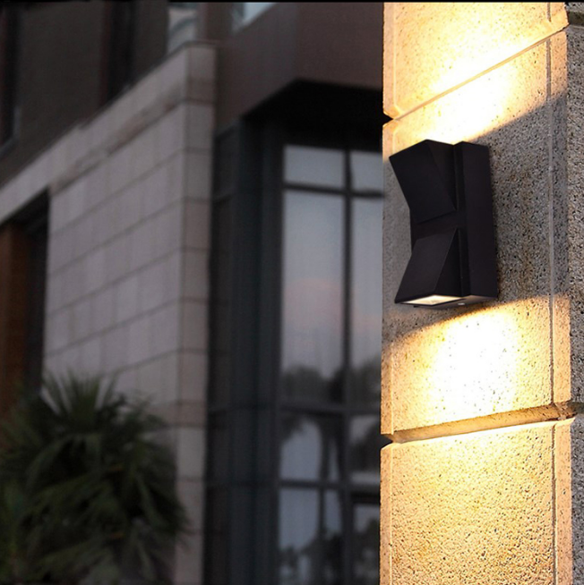 Moderne LED-Wandbeleuchtung für den Außenbereich