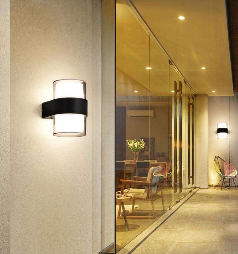Tuya Smart App Control Wasserdichte IP 65 LED Wandlampe bunte wasserdichte Außenwandleuchte modernes Licht Outdoor-Waren
