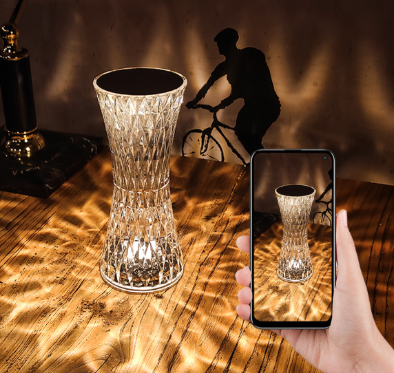 Tischlampe aus klarem Acryl