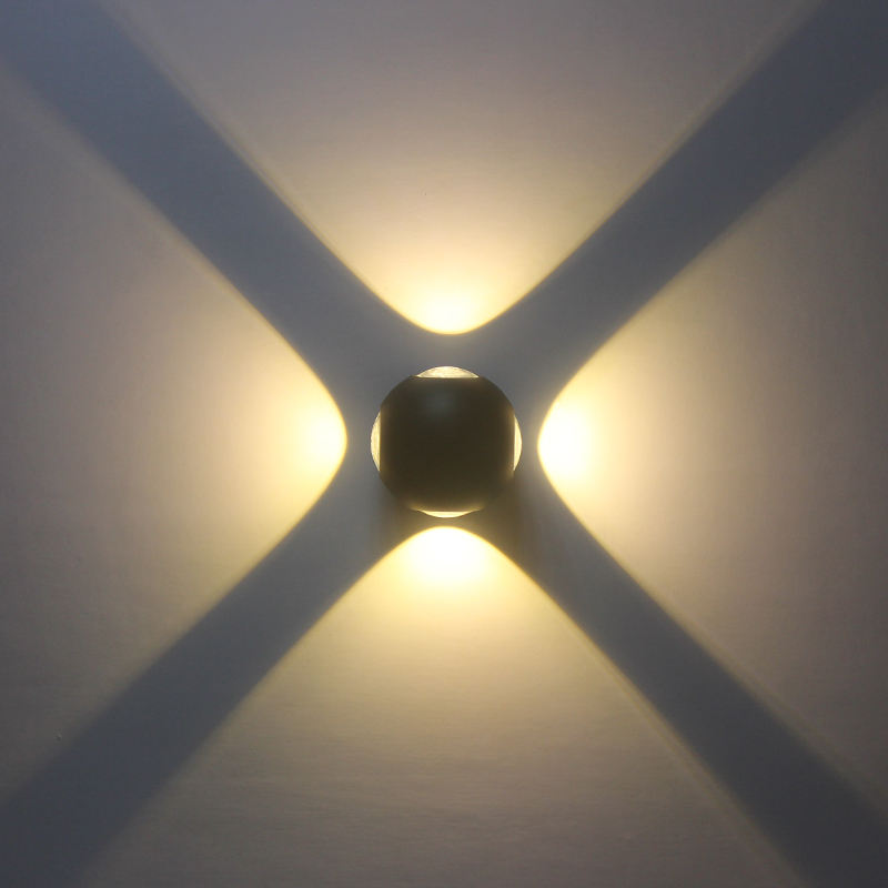 NEU eingetroffene Kugelleuchten für den Außenbereich, mehrfarbige Lichter, Außenwandlampen, Leuchte, LED-Wandlampe, LED-Wandlampen. NEU eingetroffene Kugelleuchten für den Außenbereich, mehrfarbige Lichter, Außenwandlampen, Leuchte, LED-Wandlampe, LED-Wandlampen