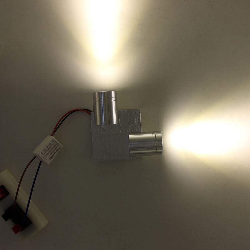2W Wandleuchte rechts und unten, Wandmontage, Aluminium, bunte LED-Leuchte, für den Innenbereich, dekoriert für Schlafzimmer, Wohnzimmer, Tanz
