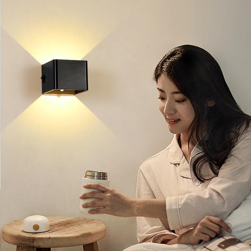 Warm Romantisch mit USB-Aufladung und Stecker Schlafzimmer Fancy Nachttisch Designer Wandleuchte Bewegungsmelder Licht LED 6W Nachtlichter