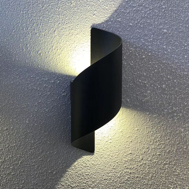 schwarze Außenleuchte