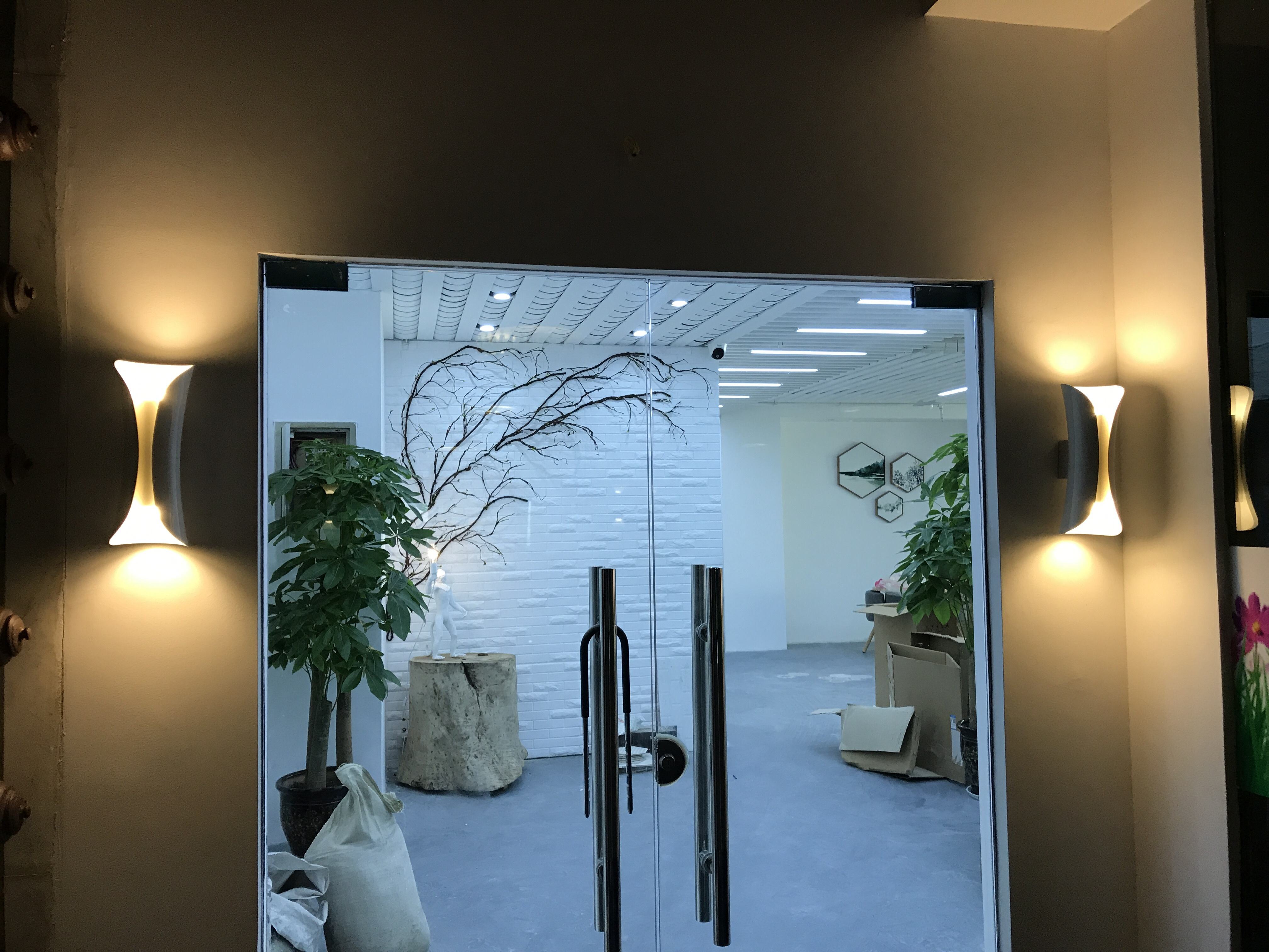 10W große Taillenwandleuchte Moderne Mode Outdoor-LED-Wandleuchte IP65 wasserdichte Wandleuchte für Garten- und Hofdekoration