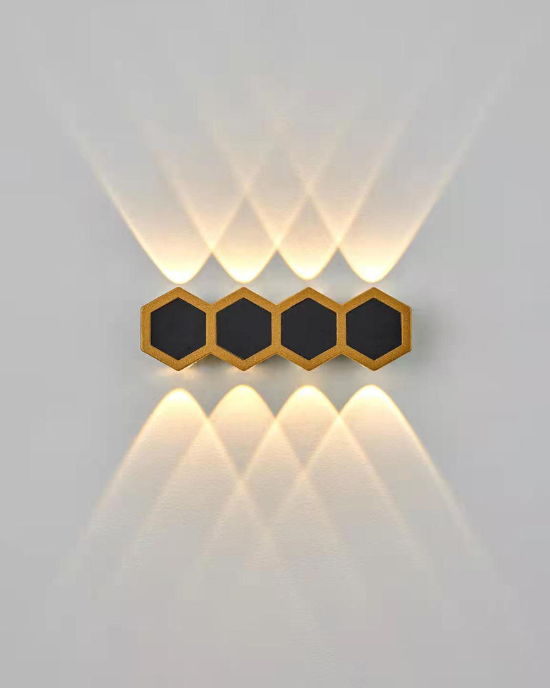 Lámpara de pared moderna dorada